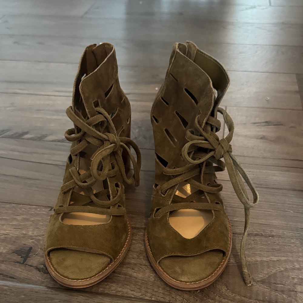 Olive Lace-Up Women's Shoes